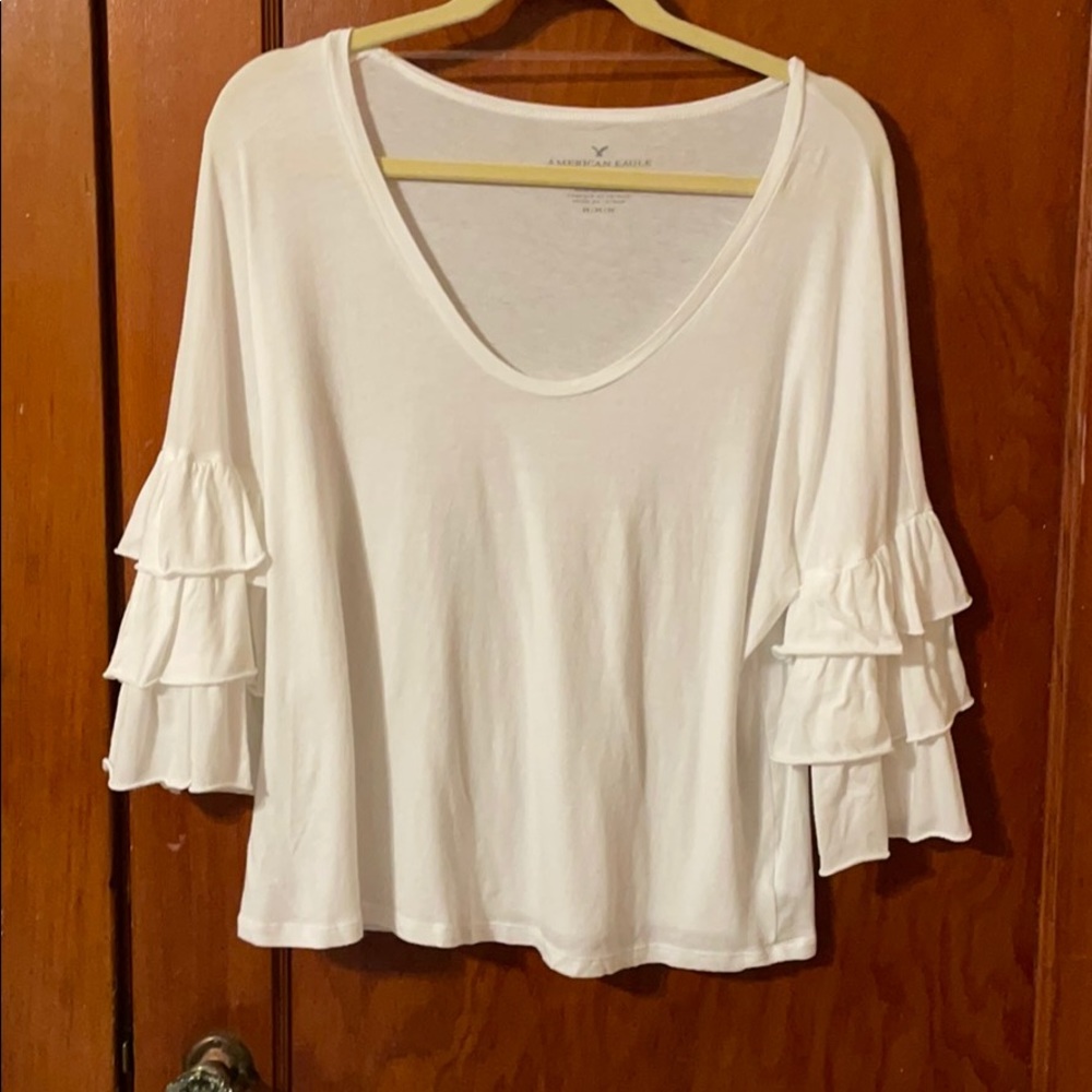 White American Eagle shirt
